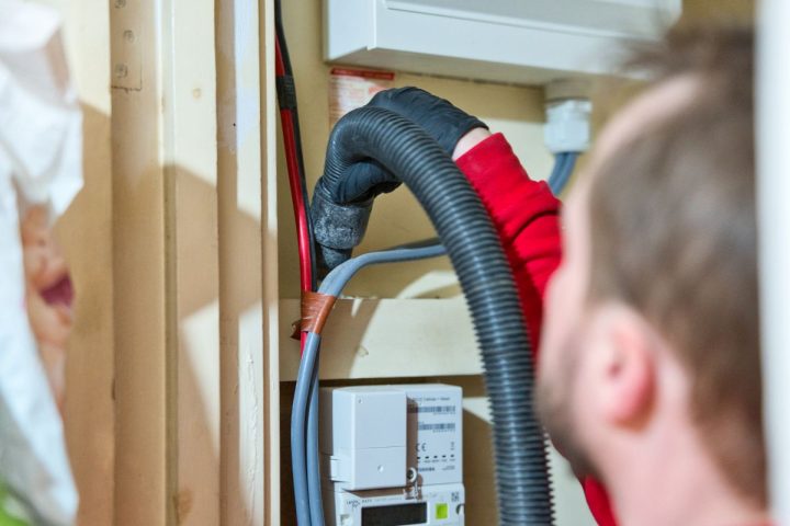 Trapping rodents and pest control